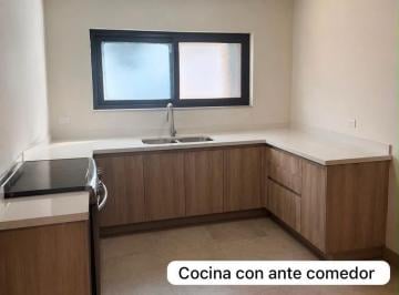 Casa · 280m² · 3 Recámaras · Se Renta Casa en Spgg en Bosques del Valle a Una Cuadra del Parque