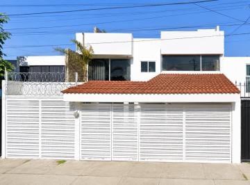 Casa de 4 habitaciones, Puebla · Venta de Casa en Jardines de San Manuel Puebla