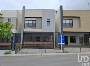 Casa · 196m² · 3 Recámaras · 2 Estacionamientos · Casa Nueva en Venta en Cumbres García Exclusiva y Residencial $4,385,000. Tres Niveles y Terraza