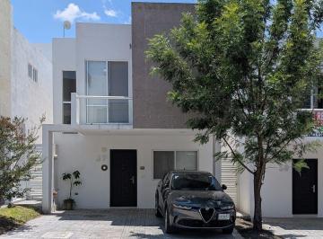 1f89d404f709003dea6982035962e59a7e392b5f20717cff4c7b61f1b1386104 · Casa en Venta en Paseo San Junípero, Querétaro, 3 Recámaras, Alberca, Seguridad