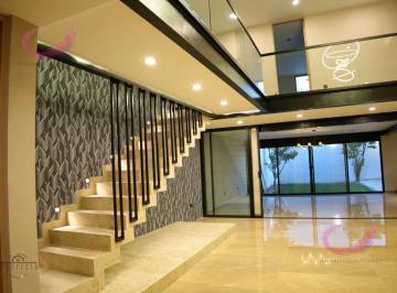 Casa · 400m² · 3 Recámaras · Departamento - Fraccionamiento Bosques del Prado Sur