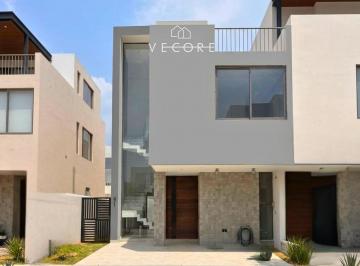 1 · Casa en Venta en Bosques Vallarta, Zapopan