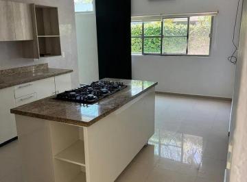 1 · Residencia de Una Planta con Alberca y Amplio Jardín en Privada Club de Golf 5