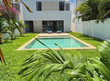 1 · Venta de Casa en Privada en Mérida. 3 Recámaras,3 Baños, Alberca