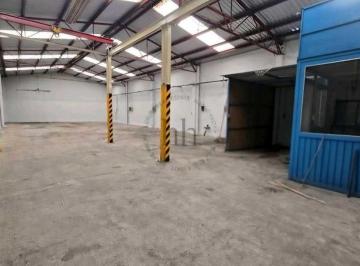 Bodega comercial · 390m² · 1 Recámara · 3 Estacionamientos · Bodega en Renta en Oficina en Col. La Loma, Puebla.