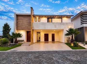 Casa en condominio · 516m² · 4 Recámaras · 7 Estacionamientos · Casa en Venta Rancho El Mesón Calimaya