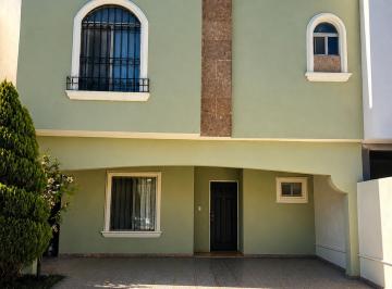 Casa de 3 habitaciones, Saltillo · Amplia Casa Frente a Área Verde | Fraccionamiento Privado