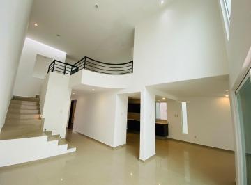Casa · 3 Recámaras · Casa en Renta Doble Altura en Villamagna