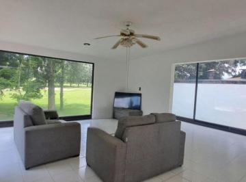 Casa de 4 habitaciones, Atlatlahucan · Casa en Renta con 4 Rec, y 300 m de Terreno en Lomas de Cocoyoc