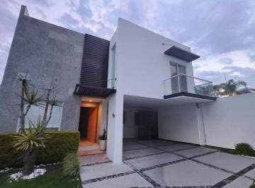 Casa de 4 habitaciones, Querétaro · Casa en Renta La Vista Residencial, Zona El Refugio, 3 Recamaras c/u con Baño