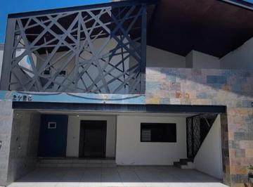 Casa · 244m² · 3 Recámaras · 2 Estacionamientos · Casa en Fraccionamiento Valle Alto