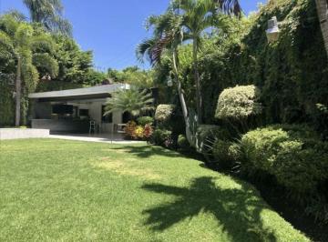 Casa · 417m² · 3 Recámaras · 6 Estacionamientos · Rinconada Vista Hermosa 2