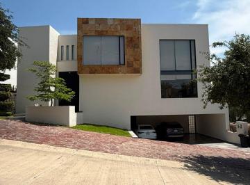 Casa de 3 habitaciones, León · Casa en Venta en Residencial Misión La Cañada con 3 Recamaras 4 Baños y 3 Estacionamientos