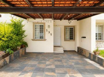 Casa de 3 habitaciones, Celaya · Casa en Venta en Fraccionamiento La Cantera, Celaya, Guanajuato.