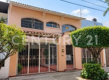 Casa · 264m² · 4 Recámaras · 2 Estacionamientos · Casa en Venta, Col, Chapalita, Guadalajara, Jal