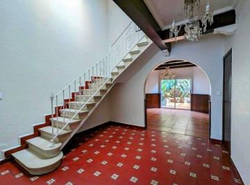 51fa444b940e5915cb63a87ccb11bc9d4b1fe948b4d3e9ec6a1e549aaefb2b00 · Única y Encantadora con Patio