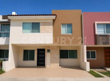 Casa en condominio · 222m² · 3 Recámaras · 3 Estacionamientos · Casa en Renta, en Zona Real Dentro de Condominio Zapopan, Jalisco.