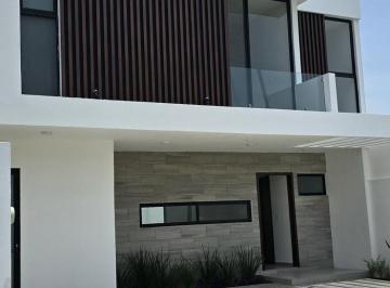 Casa · 171m² · 3 Recámaras · 3 Estacionamientos · Casa en Xilitla 16, Circuito Paisajes 16, Lomas del Dorado, Boca del Río, Ver. Cp 94286