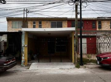 Casa · 84m² · 2 Recámaras · 1 Estacionamiento · Casa en Venta de 2 Recamaras en Fracc. Puertas Coloradas, en Av Las Torres