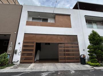 Casa de 3 habitaciones, Monterrey · Casa en Venta en Cumbres Madeira (Arriba de Leónes)