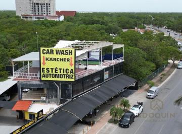Local comercial · 300m² · 20 Estacionamientos · Local Frente a Plaza Las Americas Playa del Carmen Ideal Para Restaurante Asadero