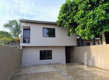 Casa · 154m² · 2 Estacionamientos · Casa en Venta en Col. Echeverria con Patio