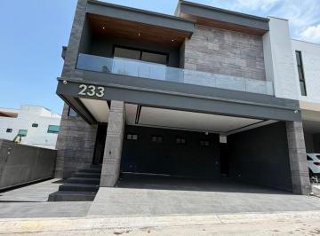 Casa de 3 habitaciones, Monterrey · Casa en Venta Valle del Cristal con Alberca
