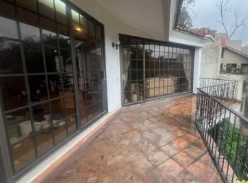 Casa · 800m² · 3 Recámaras · 3 Estacionamientos · Casa en Lomas Altas