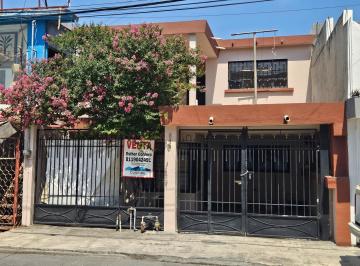 Casa · 180m² · 4 Recámaras · 1 Estacionamiento · Ecl Casa en Venta en San Nicolas Centro Calle Matamoros