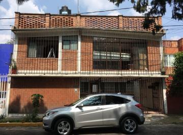 Edificio , Coyoacán · En Venta Propiedad con 4 Departamentos y un Estudio con Baño