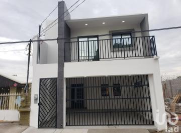 Casa · 207m² · 3 Recámaras · 2 Estacionamientos · Casa en Venta 3 Recáamaras, Recién Construida, Col. Lázaro Cárdenas.