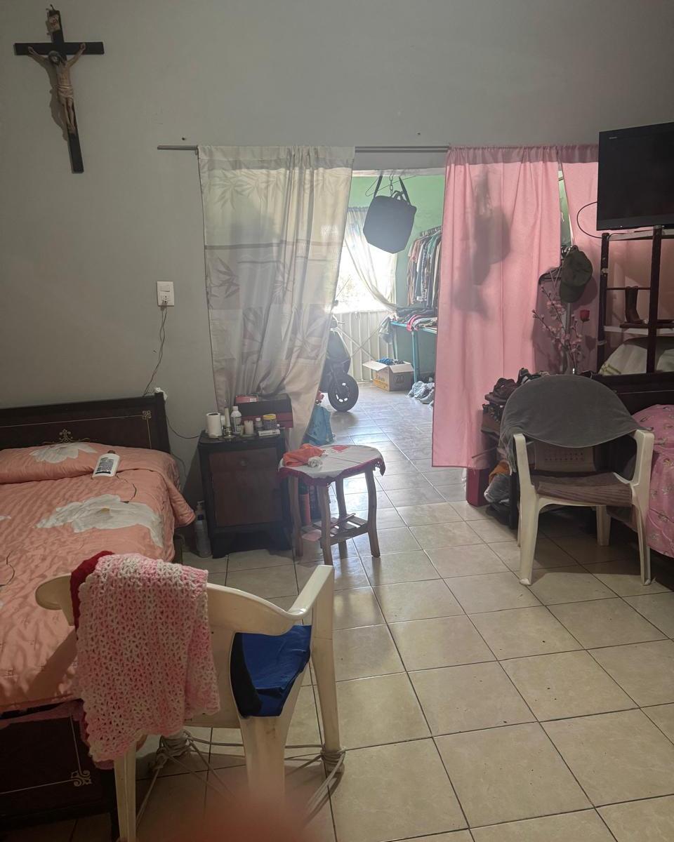 Renta Casa Sobre Av de Comercios