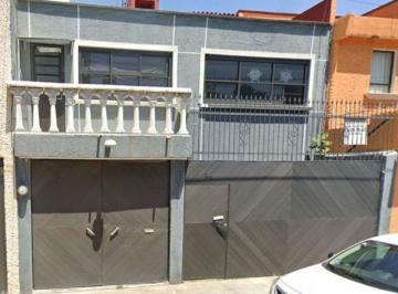 Casa de 5 habitaciones, Gustavo A. Madero · Casa en Nuevo Vallejo, Remate Bancario con Documentacion Legal Disponible. No Creditos.