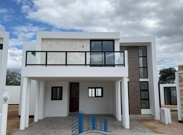 Casa en condominio · 279m² · 3 Recámaras · 3 Estacionamientos · Casa Nueva con Paneles Solares en Venta en Condominio con Amenidades