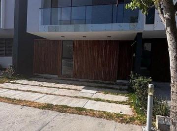 3c396b016e3c9cc823b91f93a640936f94ccc133a3f9a7f093c6a0e834b4245d · Casa en Venta / Solares Zapopan
