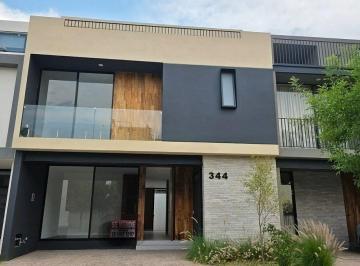 f0e152797d3e8be4a6082acf37285fd89fb60acb1a3aa231ec429a3bdaea2de7 · Casa en Venta en Solares Zapopan