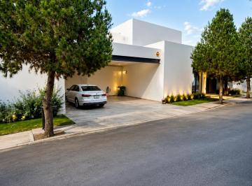 Casa de 3 habitaciones, San Luis Potosí · Casa en Venta - Club de Golf La Loma
