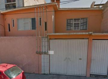 Casa de 3 habitaciones, Toluca · Casa en Toluca. Remate Bancario con Documentacion Legal Disponible. No Creditos