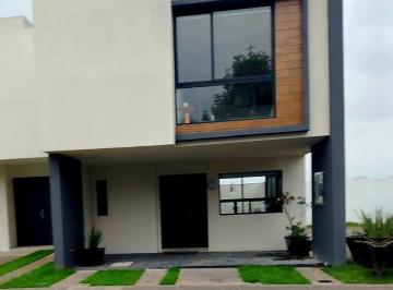 Casa · 130m² · 3 Recámaras · 2 Estacionamientos · Casa en San Mateo Otzacatipan