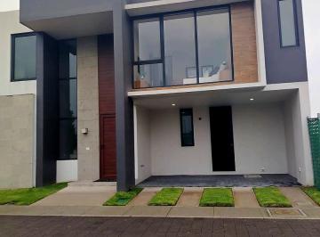Casa · 213m² · 3 Recámaras · 2 Estacionamientos · Casa en San Mateo Otzacatipan