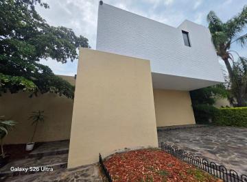 f8bde19a4c93d714382f5b7895b2d37e01d933fe0cdb887624c17dab96a0d879 · ¡Ubicación Premium! Casa Amplia y Moderna a Pasos de Galerías Santa Anita.
