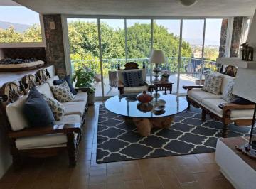 Casa de 4 habitaciones, Cuernavaca · Hermosa Casa con Vista en Fraccionamiento con Vigilancia Zona Norte