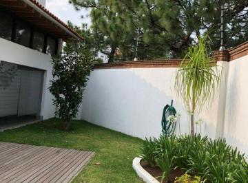 Casa de 4 habitaciones, Morelia · Espectacular Casa, en Zona Exclusiva de La Ciudad, Santa Maria por Monasterio Benedictino!