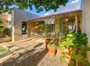 Casa de 2 habitaciones, Mérida · Moderna Casa con Jardín y Amplia Piscina en Una Ubicación Privilegiada de García Ginerés