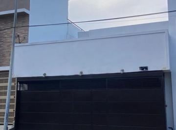 Casa · 112m² · 3 Recámaras · 2 Estacionamientos · Casa - Cumbres