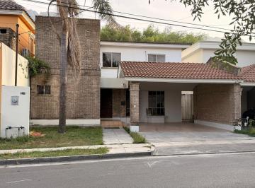 Casa de 3 habitaciones, San Pedro Garza García · Hermosa Casa en Lomas del Valle
