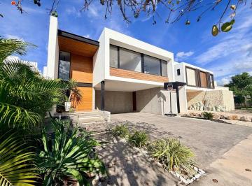 c26a1a93890a5220aa25e9e69bc2f9dc95c715598a1239023bd8a46648f32aa1 · Casa en Venta en Privada Parque Natura