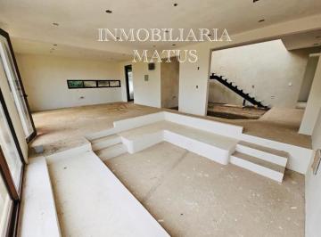 Casa · 300m² · 3 Recámaras · 8 Estacionamientos · Casa - San Andrés Huayápam