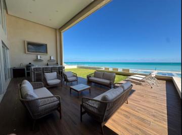 Villa · 444m² · 5 Recámaras · 2 Estacionamientos · Villa Grande Frente Mar Isla Blanca