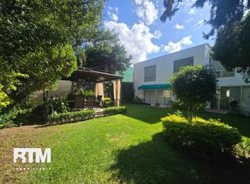 Casa · 390m² · 4 Recámaras · 2 Estacionamientos · Casa Sobre Av en Venta en Balcones del Valle